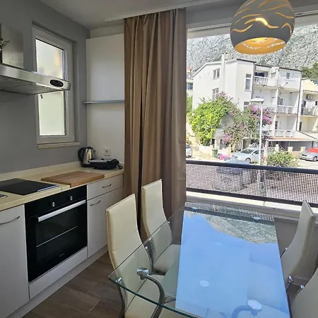 Mistral Apartment Makarska