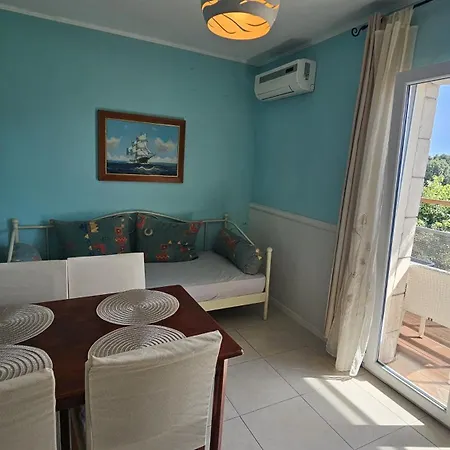 Mistral Apartment Makarska