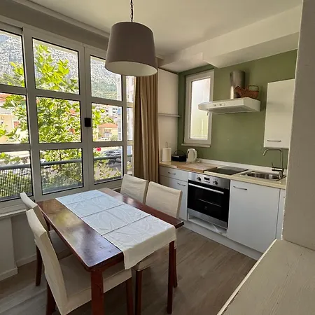 Apartment Mistral Makarska